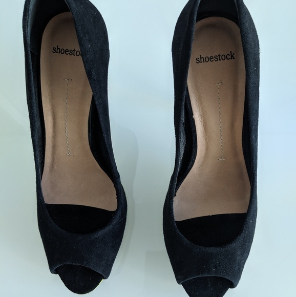 Shoes - Picture 2 of 4